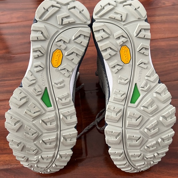 The North Face VECTIV Fastpack Mid Futurelight Hiking Boots - Women’s 8 (EU 39) - Picture 4 of 6